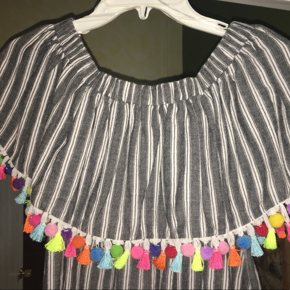 Striped ruffled fringe ball top